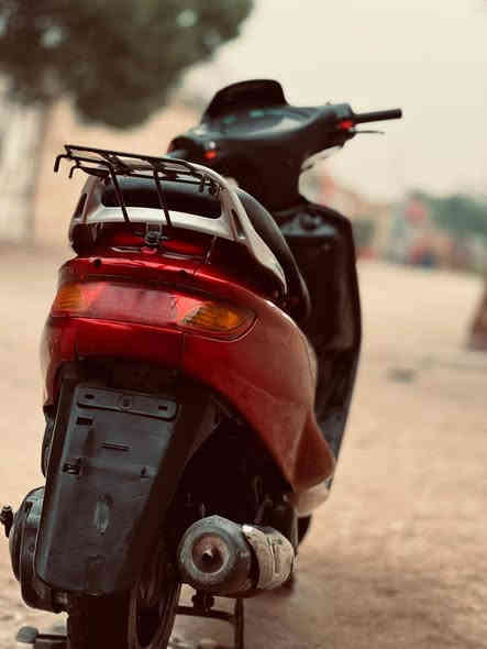 سلام عليكم دراجة فراشة فحل البيع نضيفة مكينة مامفتوحة كهربائيات شغالة سلف هندر شغال  تجي وتفحص بيدك االعنوان الرميلة الشمالية الرقم *********** السعر 650 وبيهة مجال
