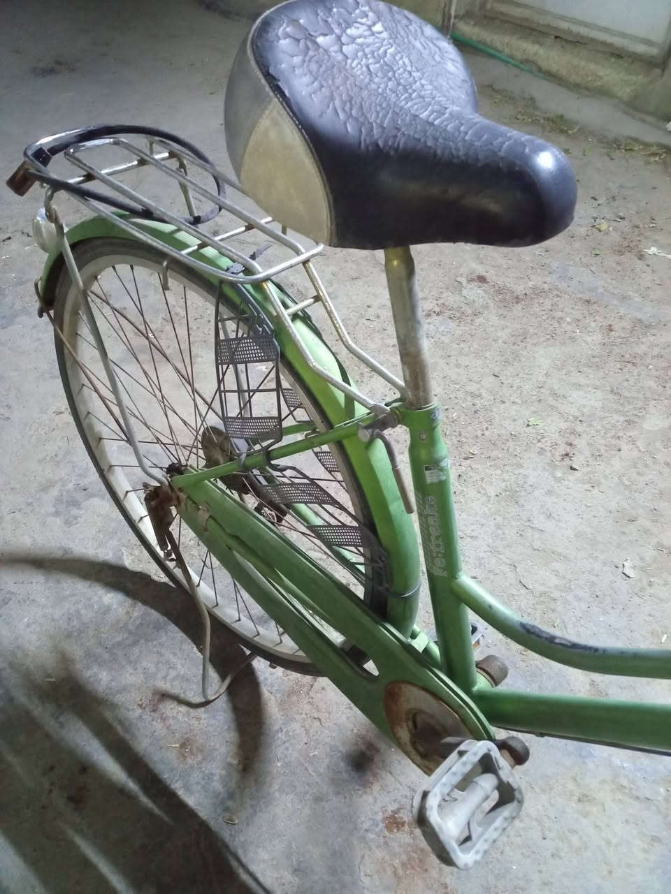 ***********
بايسكل ياباني اصلي على وظع اليابان
سعره 60 ستين الف مكاني حي الاعلام 
قرب البداله ..
