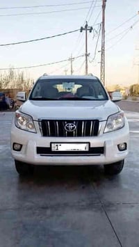 برادو 2012رقم بغداد باسمي  كويتية  فول مواصفات مكفوله من الضربه والصبغ...