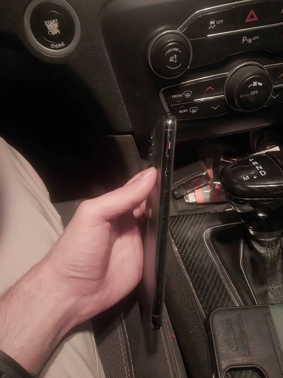 ايفون 11 برو ماكس ذاكره 256 مبدل بطارية وفيس ايدي واكف وضهر مفطور مكاني بغداد ***********  سعر 200 من الاخير بغداد, العراق
