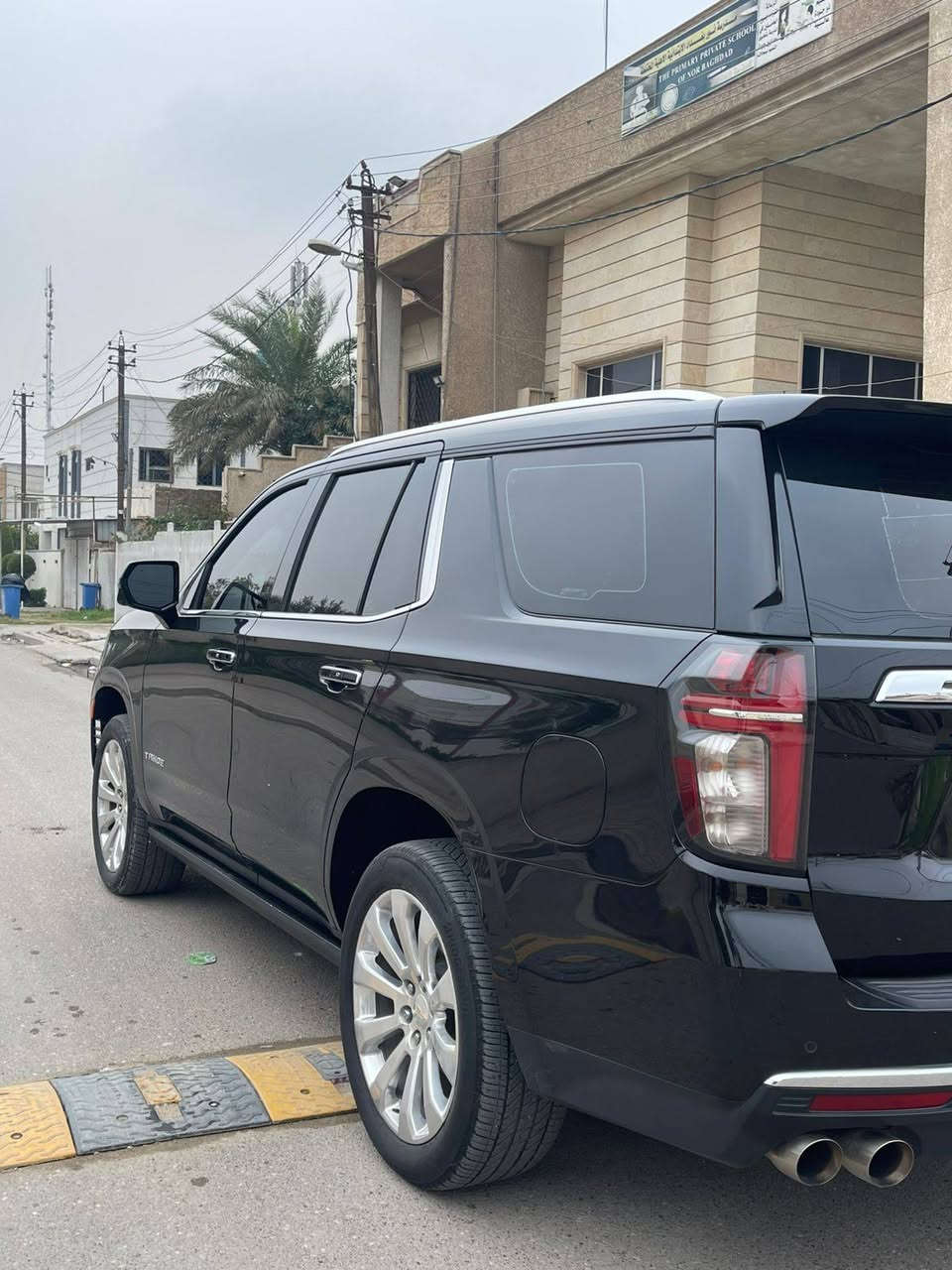 السلام عليكم للبيع تاهو برايمر PREMIER خليجية موديل 2022  وكالة المنصور  ماشية 74 الف كيلو  رقم بغداد والتحويل مباشر  اعلى مواصفات  ١/١:
جكات 
داتا شو (عرض على الجامة الامامية)
بانوراما
كامرات 5 محيطية 360 درجة
٣ شاشات
عدادات شاشة دجيتال
رادار امامي + تحديد مسار
رادار جانبي + نقط عمياء
دوسات كهرباء + انارة led
سستم صوت BOSE
ثلاجة
كشنات جلد بيجي خزن ميموري + هزاز كشن
تبريد تدفئة كشنات امامي + خلفي تدفئة
منافذ شحن usb,hdmi,typeC
ويل حجم ٢٢  كروم 
اشاير مري + مري شفط + هيتر مري
جنطة كهرباء + ستيرن كهرباء
سايد بريك بصمة
داخل بيجي + صاج ملكي
حساس امامي + خلفي
فور ويل
وباقي المواصفات المعروفة والسيارة  بريحة الشركة والسعر 515 ورقه $ للاستفسار *********** ملاحضه السياره بيها بارد شي كلش قليل ممبين ابد ب باب اليمين الامامي وبيها سحب رصعه بالجاملغ الخلفي اليمين السياره مغلفه بي بي اف واني مسوي بيها سونار ومرفوق ويا الصور مكان السياره بغداد ال كرخ شارع الربيع حي الجامعه وشكرأ
