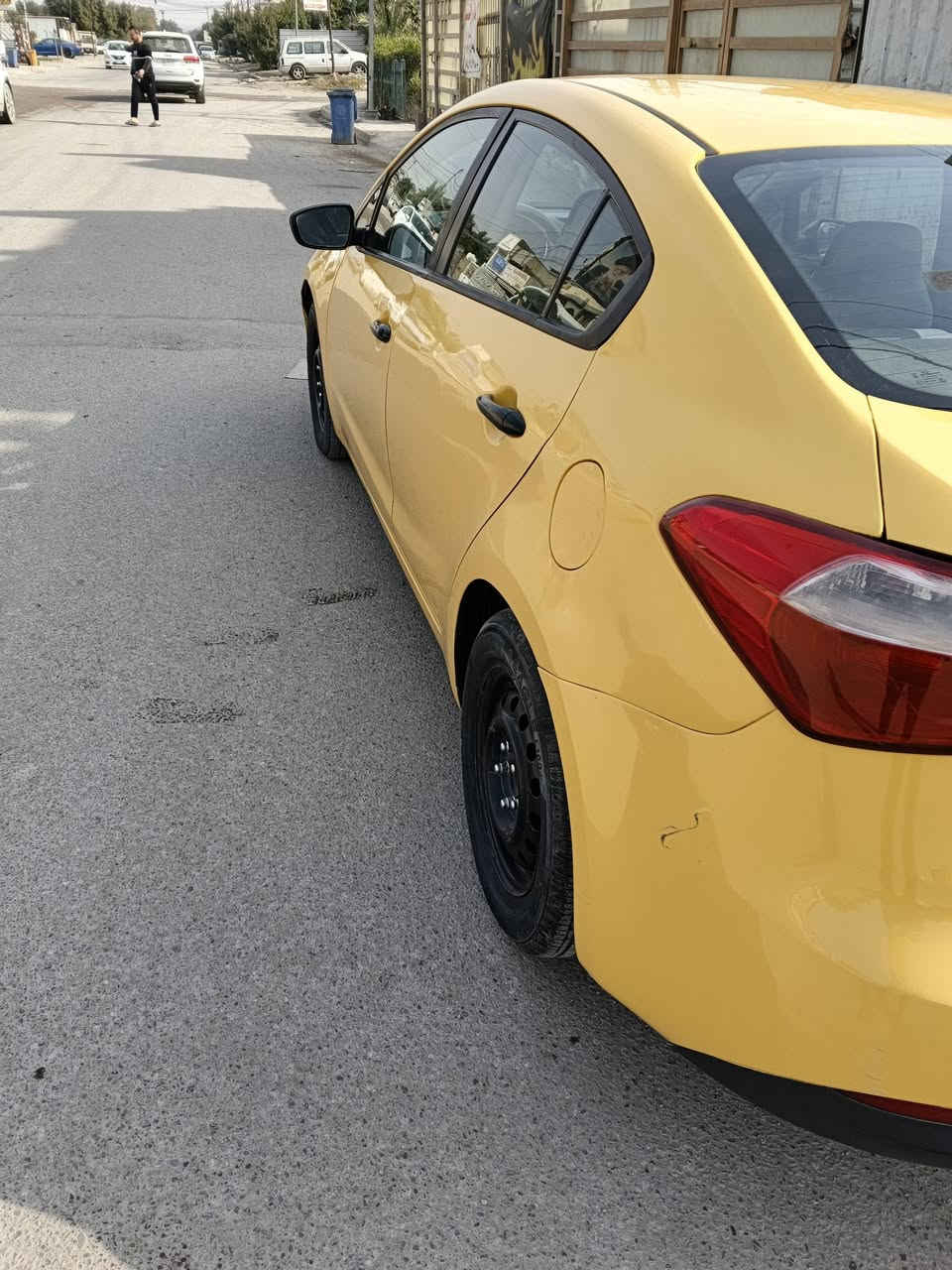 سلام عليكم فورتي مديل 15  مكينه دوش السياره خير من الله حادثها بلجنطه مكينه كير تبريد ثلج السعر 97 وبيها مجال بكان السياره بغداد المشتل تحويل ثاني يوم ***********
