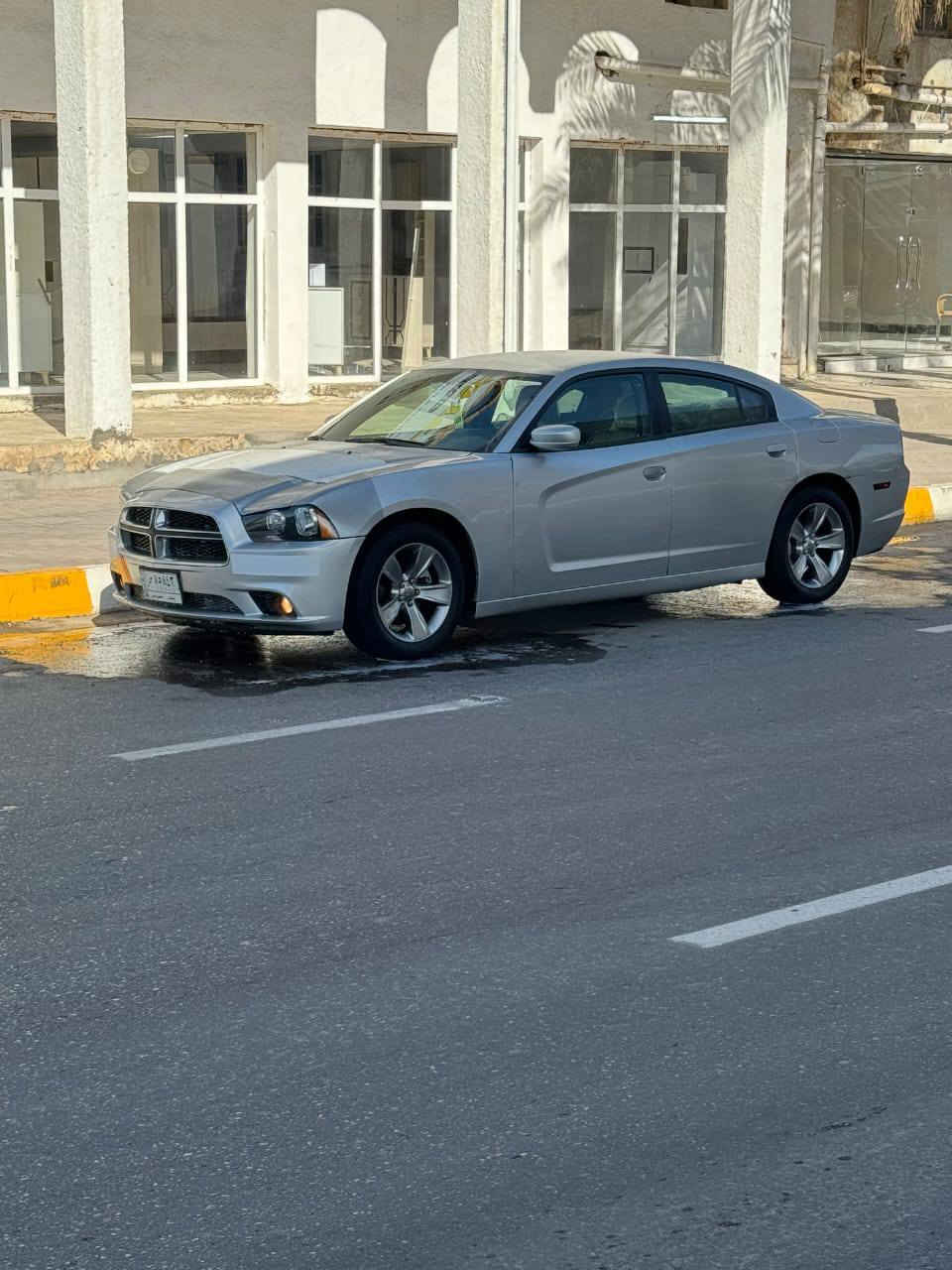 السلام عليكم جارجر مديل 12 حادثها جاملغ وبنيد وبيها بارد باب لسايق مكينه كير اكسند حداديه خير من الله السياره بسمي شرط لتحويل بكانها بغداد  مكلف بل نشر السعر125 بيها مجال حك الجيه والستفسار على هاذ الرقم ***********
