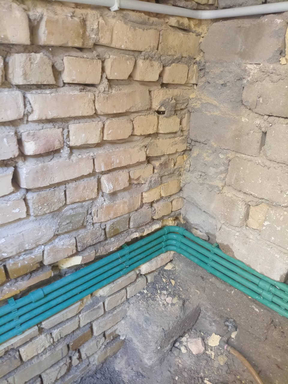 سلام عليكم عمل مأء مجاري تقطير سبالت مع غاز بأحـدث الطرق ***********
