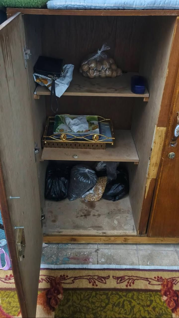 كاونتر تسكام مترين والسنك متر مرمر لون بيج
اضراره بسيطه فقط 
السعر 200وبي مجال


**إذا كنت صاحب هذا الإعلان وتريد حذفه لأي سبب، رجاءا أرسل رسالة إلى الدعم الفني**