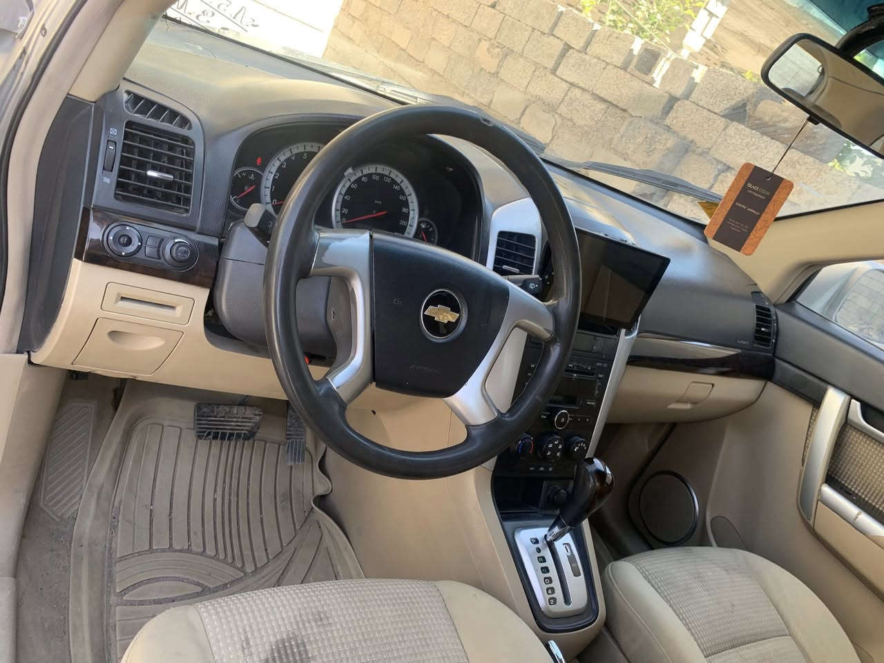 شوفرليت كابتيفيا للبيع رقم دهوك دولي
محرك كير شرط.
صدر نضيف طخم تايرات جدد. سيارة جاهزة ماناقصها شي
السعر 75 ورقة مجالها قليل
اتصال ***********
