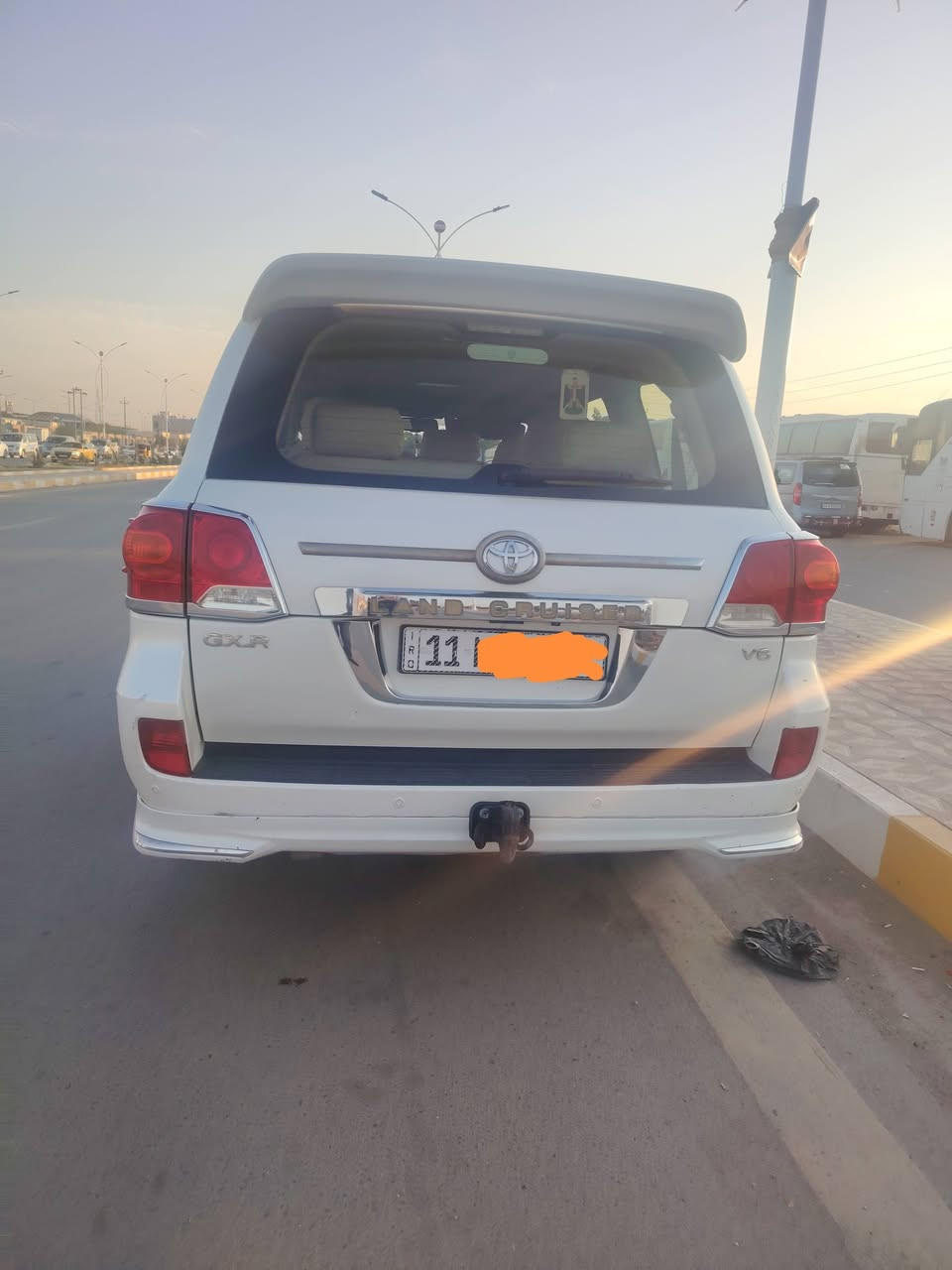 السلام عليكم لاندكروز ١٤ رقم بغداد بسمي الظرر باب وجاملق امامي مبدل وبابين كلير فقط بدون ظرر السياره جاهزه جديده مكان السيارة ذي قار مركز السعر ٣٥٠ اتصال ***********
