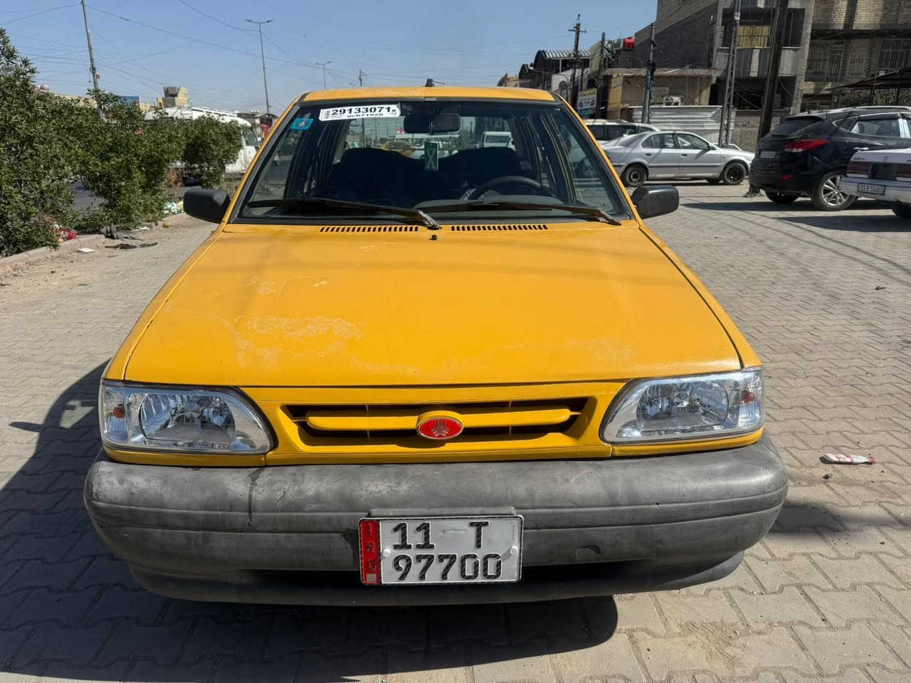 سلام عليكم سايبه موديل 2012  مكينة وكير و حداديه و شواصي مكفولات بيها صبغ جاملغ والباقي مكفول السعر 31 وبيها مجال هاتف *********** مكان نهايت حي اور
