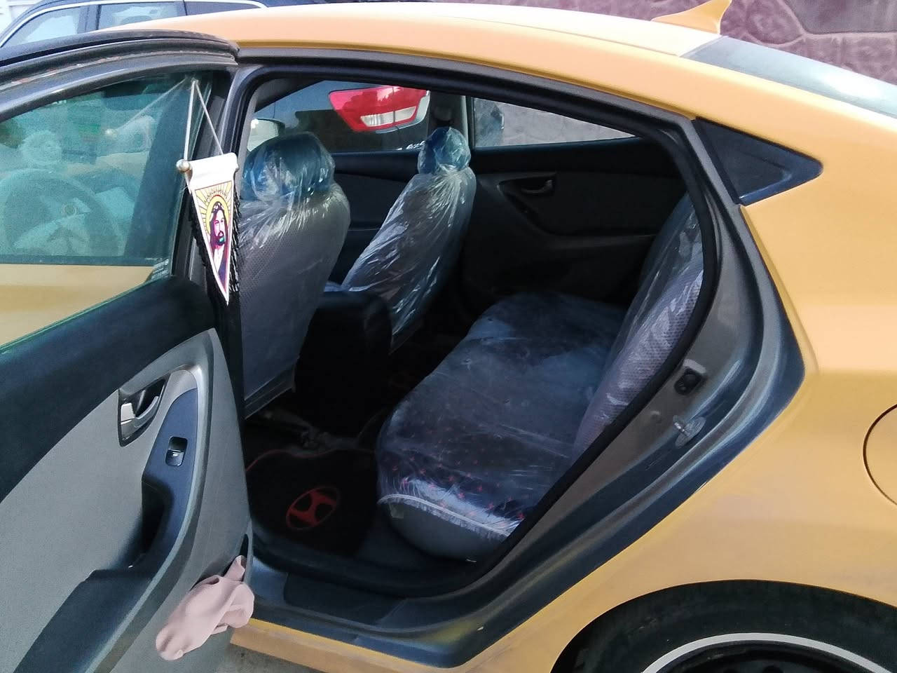 السلام عليكم النترا للبيع موديل 13وارد امريكي حادث بنيد  جاهسة من كلشي مصفرة هيئة ومرور. منظومه غاز كير وماكينة حدادية خير من الله مكان ديالئ بعقوبة ناحيته كنعان الاستفسار عل رقم ***********/////***********/
