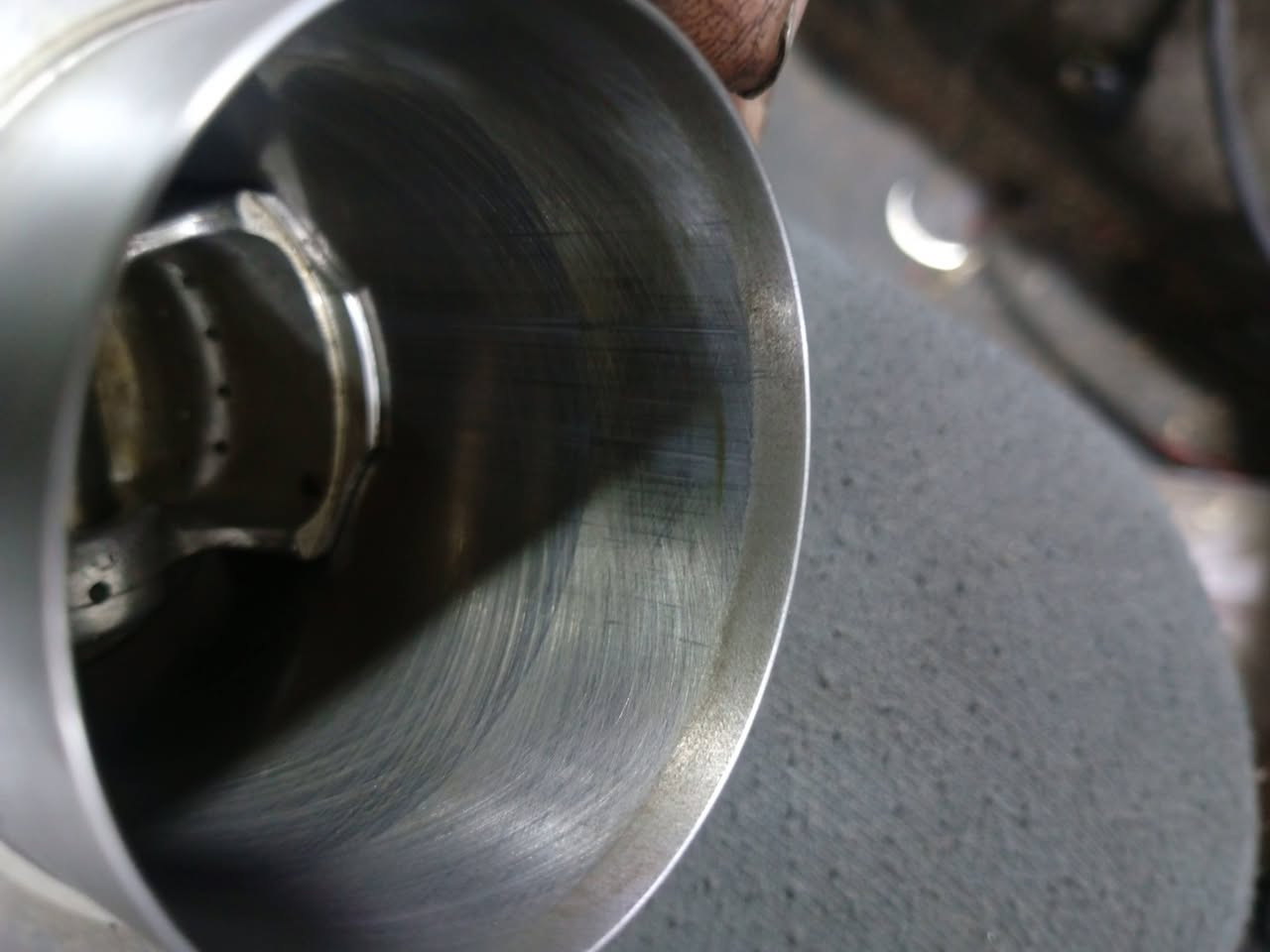 سلام عليكم بوش رياضي وحدة سكنس وثنين ماكس توصيل موجود بكل مكان بوش مال حاوية مكاني  بل الاعظمية بشارع الضباط للاستفسار الاتصال او مراسلة خاص ***********..قياس 55.58.59
