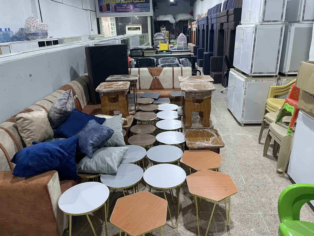 على بركة الله تم وصول حاويه اثاث منزليه جديد كاونترات وديوان أسعار بلاش جوه السوك #عنوانه شارع الناحيه بابل الشوملي *********** واتساب
