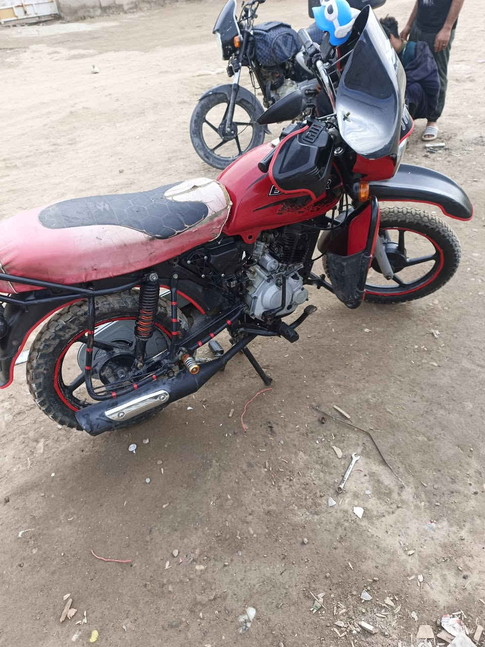 سلام عليكم دراجه بوكسر جبلي للبيع مديل 2018نازله 2019دراجه خير من الله تجفيت جديد شركه دراجه اشتريتهة قبل سنه وما طالع بيهة بس طابكهة بلبيت ما متعوبه السعر 600الف 
الرقم *********** مكاني بغداد المعالف تقاطع الدرويش
