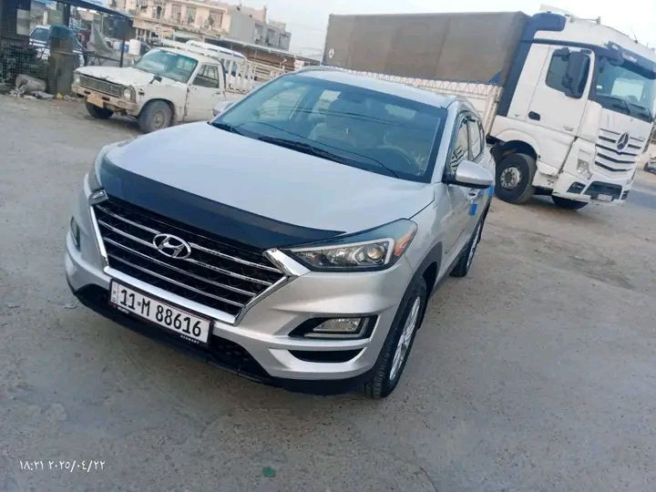 📌 للبيع هيونداي توسان 2019 SE – وارد أمريكي

✅ السعر: 140 ورقة (بيها مجال للشراي) – بيع مستعجل
✅ رقم بغداد دولي باسمي – تحويل مباشر
✅ بالعراق بدون حادث
✅ الضرر موضح بالصور
✅ ماشية: 98 ألف كم فقط

---

🔹 المواصفات:

محرك 2000 / 4 سلندر / اقتصادي

كير أوتوماتيك / 6 نمر

شاشة 5 إنج + كامرة رجوع

تحكم ستيرن + بلوتوث

6 سماعات / AUX / USB

كشنات قماش نظيفة

تبريد ثلج + تدفئة شتوية

سيطرة ثبات إلكتروني + مانع انزلاق

رادارات (مساعد البقاء بالمسار + تفادي الاصطدام)

جنوط ألمنيوم 17 إنج

سنتر لوك + إنذار

--- مكان السيارة بعقوبة 

🚘 السيارة جاهزة، استخدام شخصي، كلش نظيفة

📞 للتواصل: ***********
