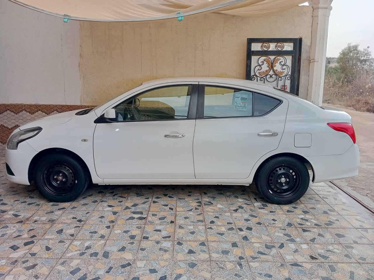 سلام عليكم
نيسان سني هندي موديل 23 
كفاله بس بيها بارد بسيط
مكاني البصرة شط العرب باب الهوى ***********
