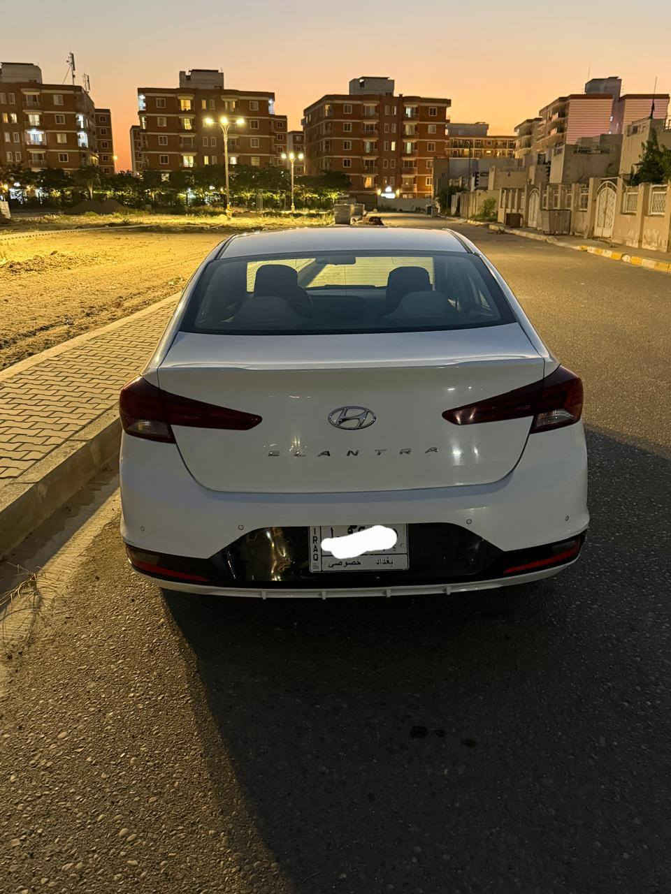 السلام عليكم النترة خليجي 2020 محرك 2000 كامل مواصفات بيها ضربات كما مبين في الصورة  ماشية 145 الف كم كانت مطلوبة مصرف وتم التسديد  السعر 145 وبيها مجال مكلف بل النشر وهذا رقم صاحب السيارة *********** المكان حي العدل
