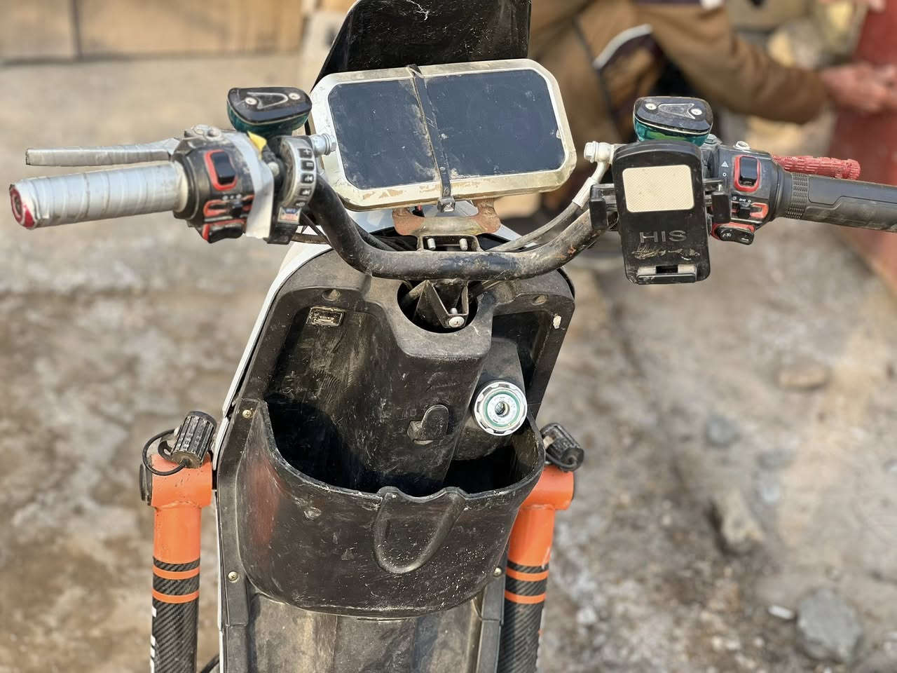 السلام عليكم دراجة شحن للبيع العنوان الطارمية للاستفسار اكثر الاتصال على ***********
