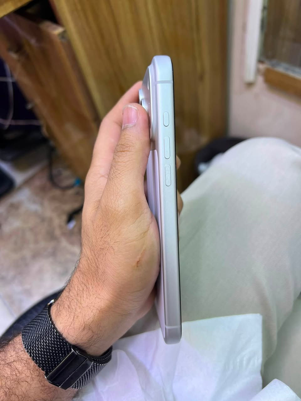 سلام عليكم ايفون 17 برو ماكس للبيع
ذاكره 256 الجهاز جديد كلش مكفول من الشخط
الجهاز ايسم شريحه الكترونيه  

بطاريه 98 رايده ب 1650 قفل كلش 

مكاني البصره المعقل  ***********
