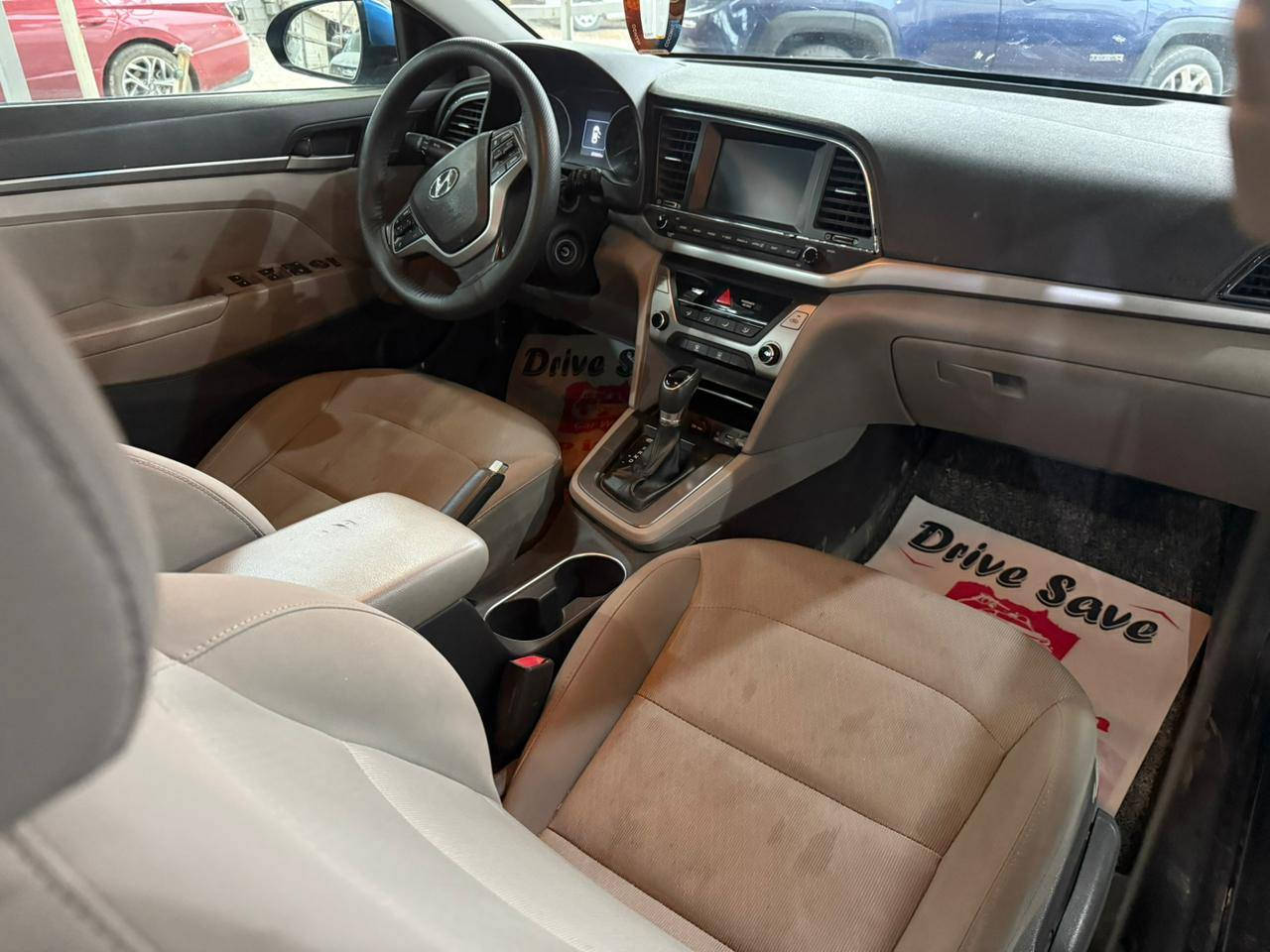 مرخصت الادمن المحترم
الالنترا موديل ١٨ 
 رقم اربيل دولي باسمي حصرا فول السياره عدا الفتحه 
مصفره غرامه 
سنوية لغاية ٣٠ 
تبريد تدفئه شغاله 
محرك وكير مكفولات 
مكفوله عدا الجاملغ الامامي الايسر مبدل وربع البنيد صبغ وشرط السونار 
حداديه اماميه خلفيه جديده 
تخم تاير جديد
كهربائيات كلهه جاهزه 
السعر ١٢٢ وبيهه مجال 
مكان السياره بابل نادر الثالثه 
رقم الهاتف ***********
