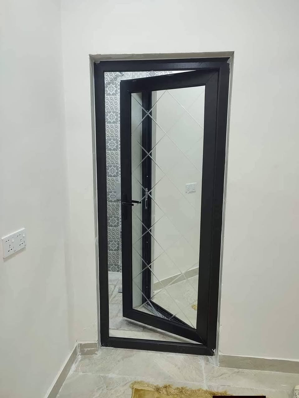 ياالله السلام عليكم بوب وشبابيك بي في سي تفصال درجة اولى جميع الغياسات ضمان خمس سنوات اتصل ونجيك اباب بيتك *********** بي واتساب
