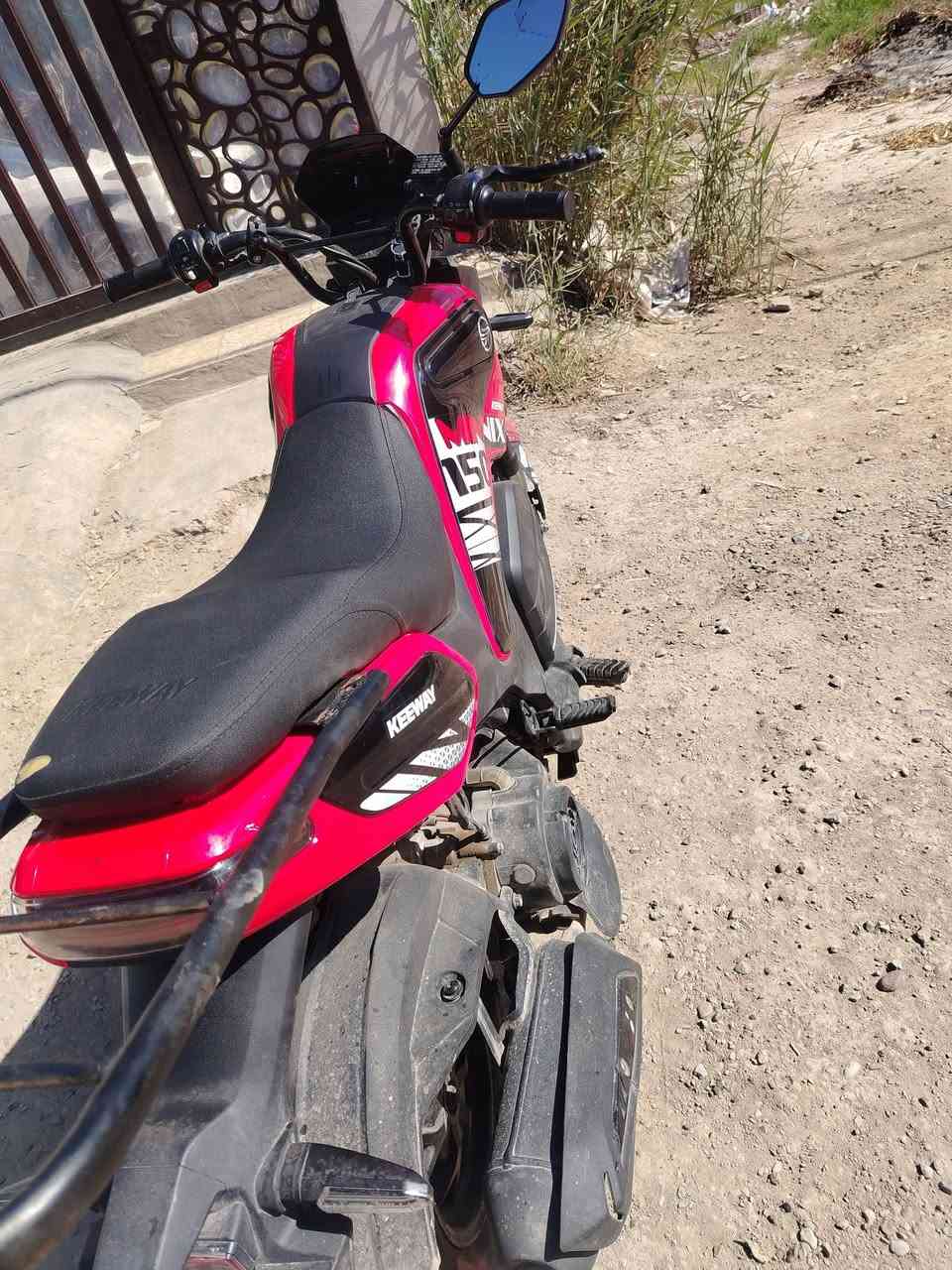 السلام عليكم دراجه مينيكس ١٥٠ ccماخذه من عجله الخليج مرقم أربيل وعندي مكاتبه وياهم بعدني ممحوله بأسمي ماشيه ٩٠٠٠ زيرو عارضه مليونين وميه وخمسين ألف مكاني الكسره شارع المغرب ***********واسف عل الاطاله
