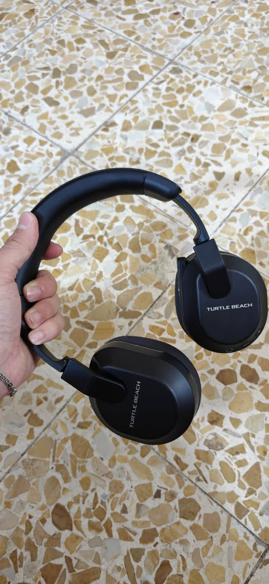 Turtle beach stealth 600 Gen 3
مستعملة شهر واحد فقط

شحنها يدوم 80 ساعة ( رهيبة صراحة )

وايرليس، وقطعة دنگل وبدون اي تأخير بالصوت اكيد

المايك ادائه راقي وبي عزل حتى اذا اكو صوت عالي بالغرفة مراح يبين بالمايك ( عن تجربة ).

تربط Xbox, Pc, Bluetooth

هذا سعرها بالموقع بالصورة كبالكم.

سعرها 100 الف، مكاني بغداد

***********
