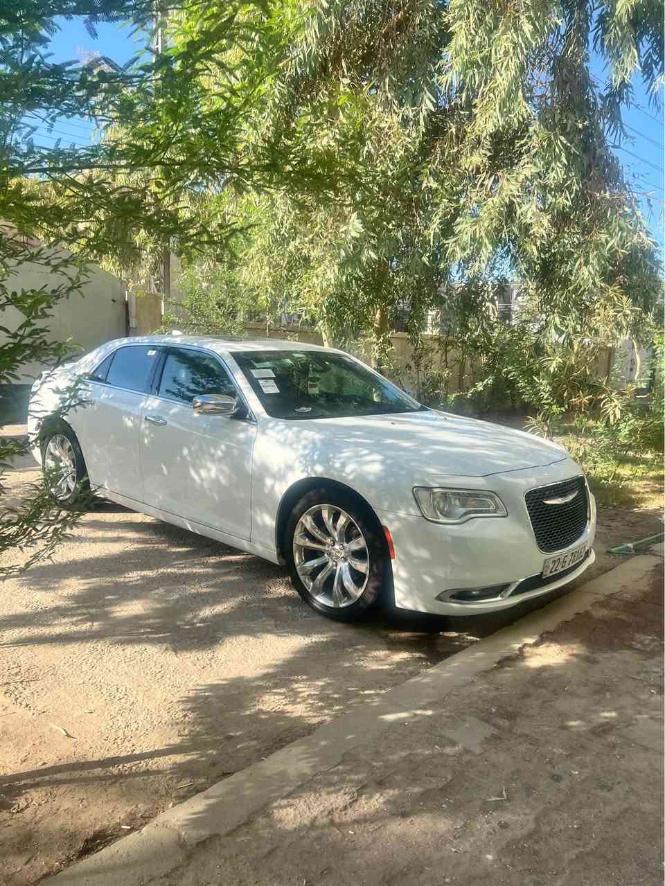 كرايسلر  اوباما 300C    

الموديل 2020  . ( كندي ) 

العداد :  57 . (  قطعه نادره سياره 📍)

سياره جديده بمعنى الكلمه ماكو اخته 

سياره علا ايد وحده 

المحرك : V6 . 3.6L . 

(السياره مكفوله من الصبغ و الشخوط  )
فقط كارت اصبعين 
رقم اربيل بسمي الجديد تحويل ثاني يوم  

المكان بصره 

 فول الفول 

المواصفات :

* پانوراما 

*داخل جلد اسود طبيعي 

* مصابيح امامية زنون مع LED .

* ويل قياس 20 أنج . 

* شاشه كبيرة مع نظام ملاحة نفكيشن GPS .

* سستم صوت الپاين مع سماعات بريميوم .

* مقصورة الركاب من الجلد الفاخر .  

* مقاعد أمامية كهربائية عدد 2 .. 

* مقاعد أمامية وتدفئة . 

* مقاعد خلفية تدفئة . 

* تشغيل عن بعد . 

* ستيرن كهربائي . 

* تدفئة ستيرن . 

* محدد سرعة . 

* تلفون بلوتوث . 

* كاميرا خلفية .

* مرايا متحسسة للاضاءة العالية
* دخول ذكي (بصمة) . 

السوك كلشي بي كلمن و حلاله يعجبك هلا بيك ما يعجبك

دور غيره كل سياره و نضافته 

للاستفسار ***********

مكاني بصره البصرة, العراق
