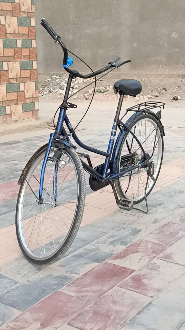 سلام عليكم 
بايسكل حجم 26 للبيع  
مكاني طويريج ام الهوى 
للستفسار 
***********
