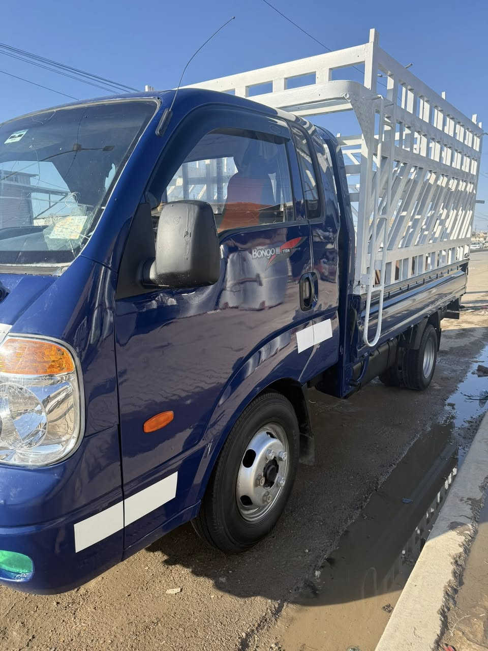 سلام عليكم كيا فحل مديل 2010 رقم بغداد الماني مكينه مسكر طرمبه جديده تخم تاير جديد تاير أمحور 14 استد 27 الفحل جاهز كبل لعمل مكان السيآره بغداد السعر 115 او بيهه مجال ***********
