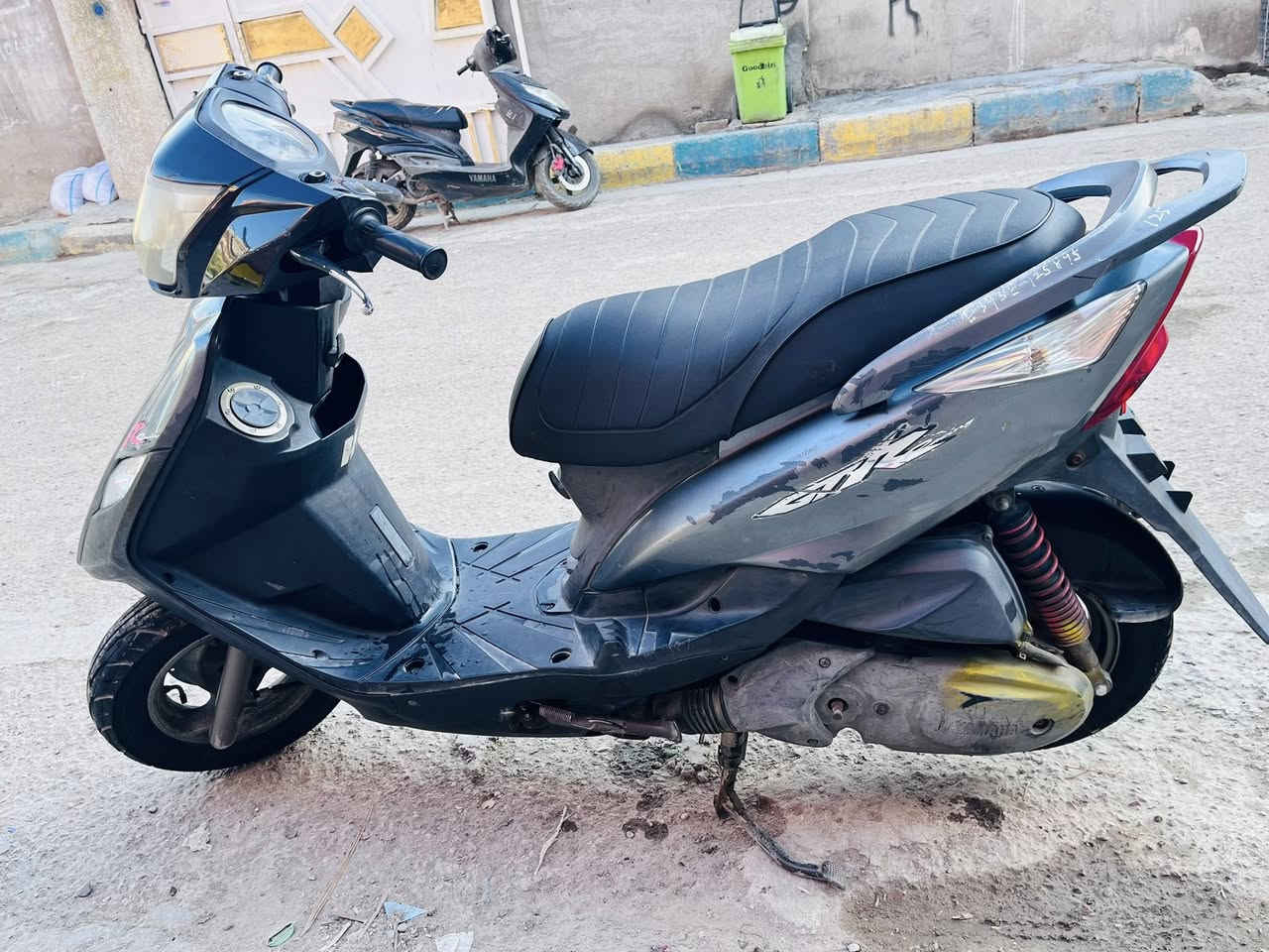 ماكس ثعلب كابريتر🔥
السعر ٦٠٠
مكينة ما مفتوحة على ايدي من الرمبة
كهربائيات اشاير كلة شغالة
دراجة نضيفة للاخير على ايدي مداريها نقوصات بسيطة بيها 
مكانها بغداد الغزالية
***********
