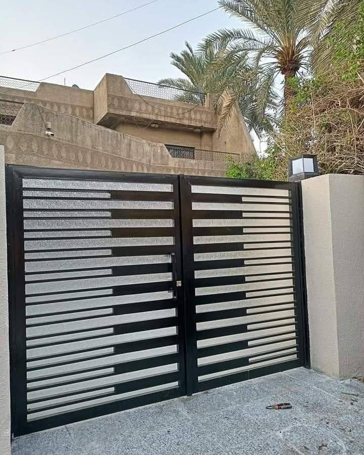 ابواب🚪 شبابيك🪟 محجرات🪜 سقايف 🎞️حسب الطلب سندويج بنل  
تصليحات اسعار تنافسيه 
حداده متنقله للعمل الموقعي🏘️ للطلب ⚒️⚒️🔨 
العنوان الشهداء شارع المضخة الأول 
***********
