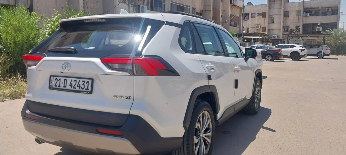 � للبيع — Toyota RAV4 موديل 2023
✨ سيارة نظيفة جداً شبه جديدة

📍 رقم سليمانية — باسمِه

🔹 المواصفات:

• فول مواصفات

• سقف بانوراما

• بصمة تشغيل

• تدفئة مقاعد

• 3 وضعيات قيادة

• 5 كامرات

• حساسات

• محرك بنزين 2500

📏 الممشى: 10,000 فقط

🇯🇵 ياباني تجميع صيني

🔥 السيارة جديدة وما ماشية هواية

💰 السعر: 26,500$

📞 للتواصل: ***********

