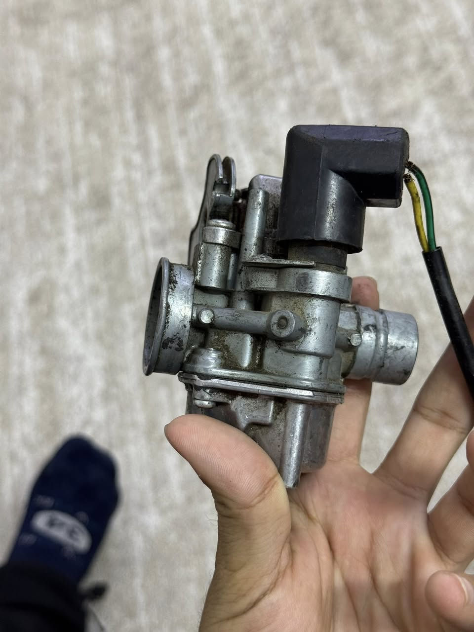 سلام عليكم 
صالنصه ماكس عدله 
مابيها لحيم ابد 
وكابريترات 2 مال عبد الحليم اصليات 
خطين 
السعر 50 
***********
مكان بغداد العبيدي
