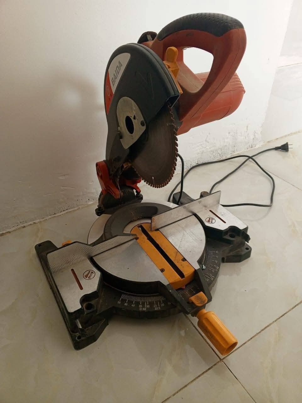 غراض للبيع نجاره مستعمله سبوع كنبرسر 200منشار مال تشريح 150ولكتر 150رقم ***********
