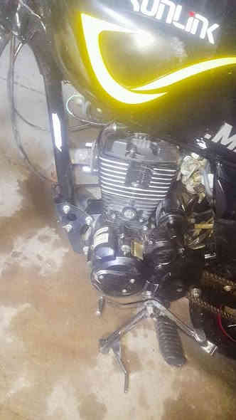 سلام عليكم دراجه سونك يراني للبيع الدراجه مكفوله الدراجه ماشيه ٢٥ الف نضيفه العنوان بغداد البياع   رقم *********** السعر ٨٠٠ وبيهه مجال
