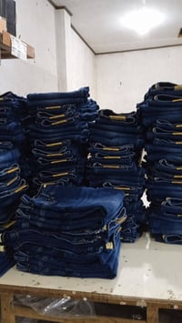 بنطلون جينز • بناتي وولادي • جملة ٣قطع