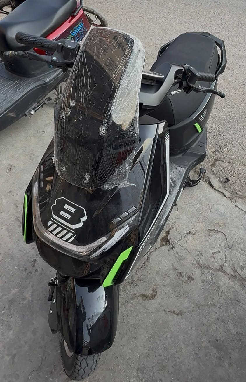 شحن شركة mtr مشحونه مره واحده فقط قبل ٤ ايام من اخذتها ضمان ٦اشهر ع بطاريه وسنه على الملف والعقل دراجه رهيبه لجديده بمليون و٣٠٠الف رايدها بمليون قفل***********عنواني بغداد
