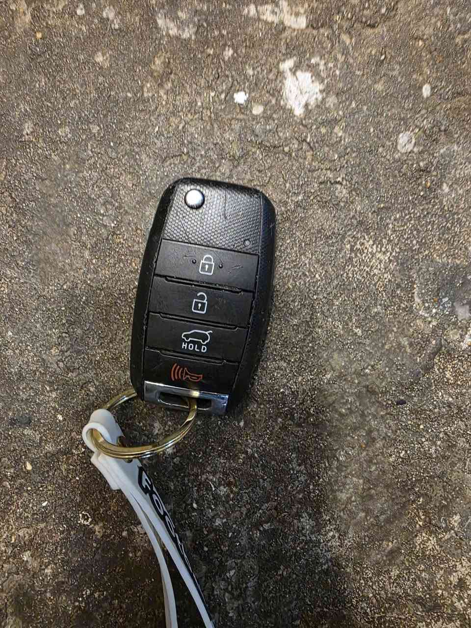 السلام عليكم بصمه كيا ريو اصليه شغاله
قيم وخذ ***********
