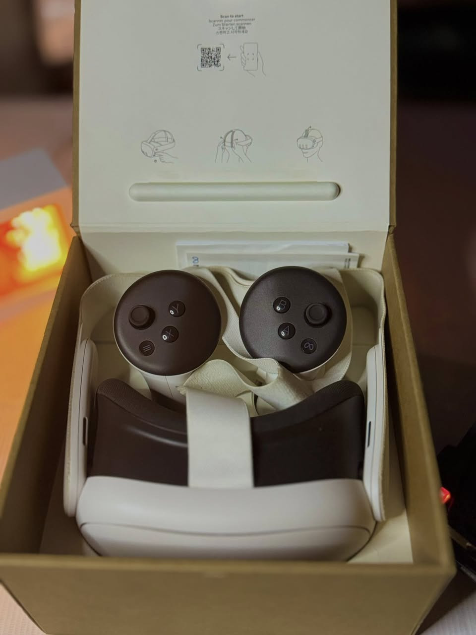 ميتا كويست 3 ذاكرة 512 النظاره نظيفه
نظافتها 95 
بدون شاحنه 
الدقة 4k العاب واقع افتراضي الvr 
ومتوفر بيها العاب ويصير بيها برامج 
وحته محاكي اكدر انصب عليه مال بلي 1

السعر 585

متوفر توصيل

***********
