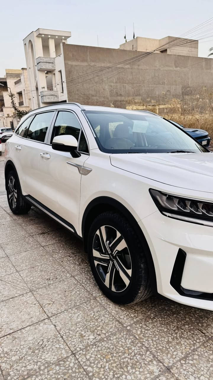 سورنتو (22) خليجي 6 اسلندر ماشيه 55 الف مابيه صبغ فقط دعاميه اماميه لغرض الجماليه مابيه حادث بيه حالوب بس بسونر يبين وبيه كم رصعه والسنور موجود ماله ومواصفاته موجوده بصور قماره حديد شاشه بصمه كراسي كهرباء 7 راكب والباقي معروف وسعره 29 وبيه مجال مكاني شارع فلسطين وهذا رقمي ***********
