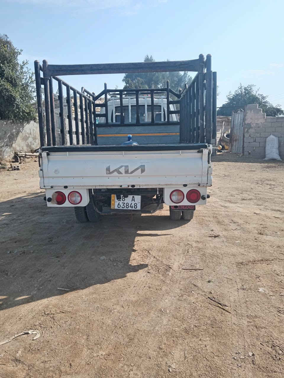 سلام عليكم كيا حمل موديل 22 شكل 23 مكفوله كفاله عامه  من عده بيه بارد  2028 بدون محجر سعر142موقع الدوانيه الرقم***********5///***********
