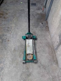 جك لبيع نضيف 5طن خالي من اي نضوح بغداد سعر 85الف 07700288266