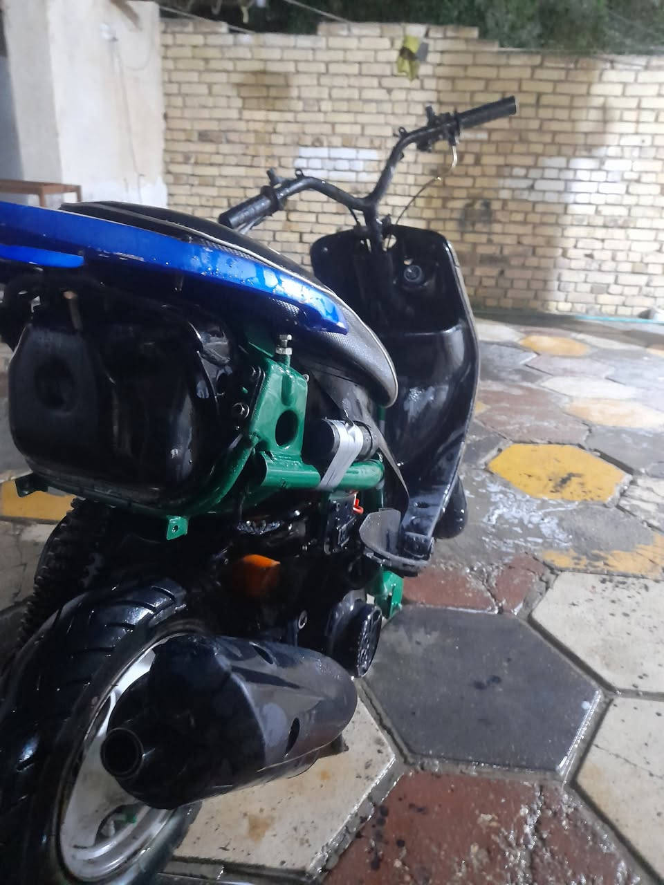 ماكس منغولي
شوفت عينك 
بيه بوش وبستم 55 ياماها 
تورباين جديد كلجات جديده 
صالنصه اف ام  سبايدر اصلي 
بيها دبلات أماميه جديده
 تاير أمامي جديد وخلفي 
ويل أمامي جديد كفر كامل 
رقمي  ***********
ما متواجد فيس ما متواجد فيس   
السعر 300 وبيه مجال حك الجيه
