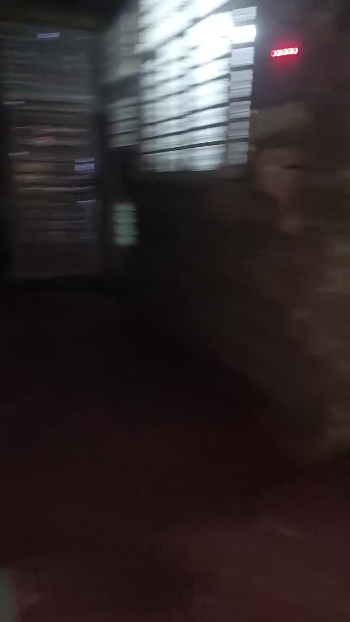 يالله سلام عليكم ورحمه الله وبركاته 
دار مع حقل حلال يعني رزقه ويا ركن خدمات كامله 
بناء دار غرفتين وصاله ومطبخ واستقبال 
موقع بغداد الحميديه شارع سيد عوده 
خدمات ماء كهرباء مجاري تبليط وركن
استفسار اتصال ع رقم ***********
