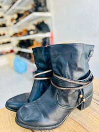 أحذية بالة أوربية • نسائي رجالي أطفال • ناصرية مركز الثورة