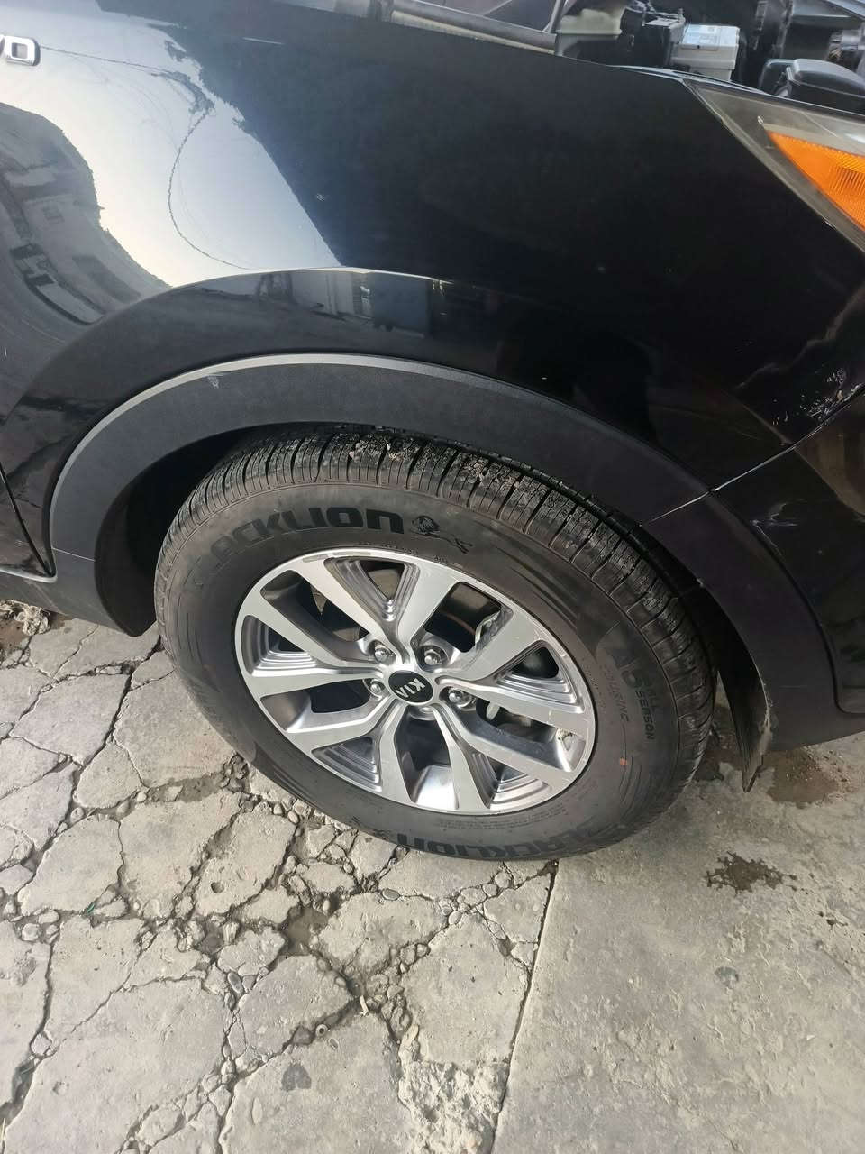 كيا سبورتج ٢٠١٦ وارد امريكي ماشية ٦٩ بدون حادث بدون صبغ تبديل باب خلفي بلادي في امريكا تبريد فول  تخم تاير 
فقط رصعة بالجاملغ الايسر سيارة جني واني صاحبها الثاني السعر 150 
للتواصل  ***********
