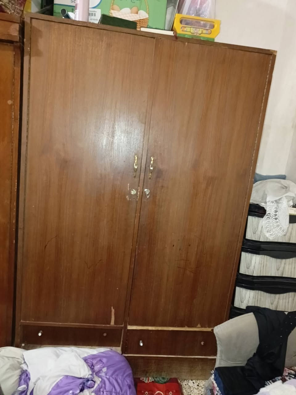 كناتير مستعمله ابو4باب و2باب أبو 4نوعيه معاكس نضيف و ابو2بي مجرات جوه صاج وجه وكفه سعر ابو4ب100وبي مجال و ابو2 ب90بي مجال مكاني الحسينيه ضباط ***********
