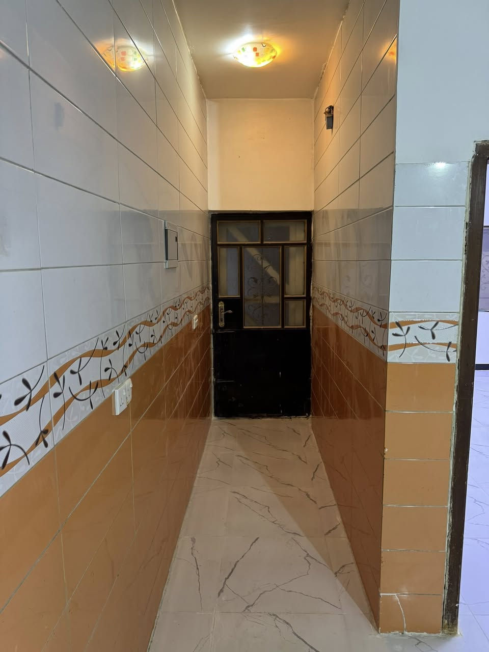 دار للإيجار مساحة 100م

يتكون  البيت من مدخلين وصالة ومطبخ واسع وثلاث غرف نوم وحمامين وكراج واسع وبيتونة

الموقع /الدورة/الشرطة ابو طيارة/فرع النجم الساطع

السعر/800 ألف

للإستفسار/***********
