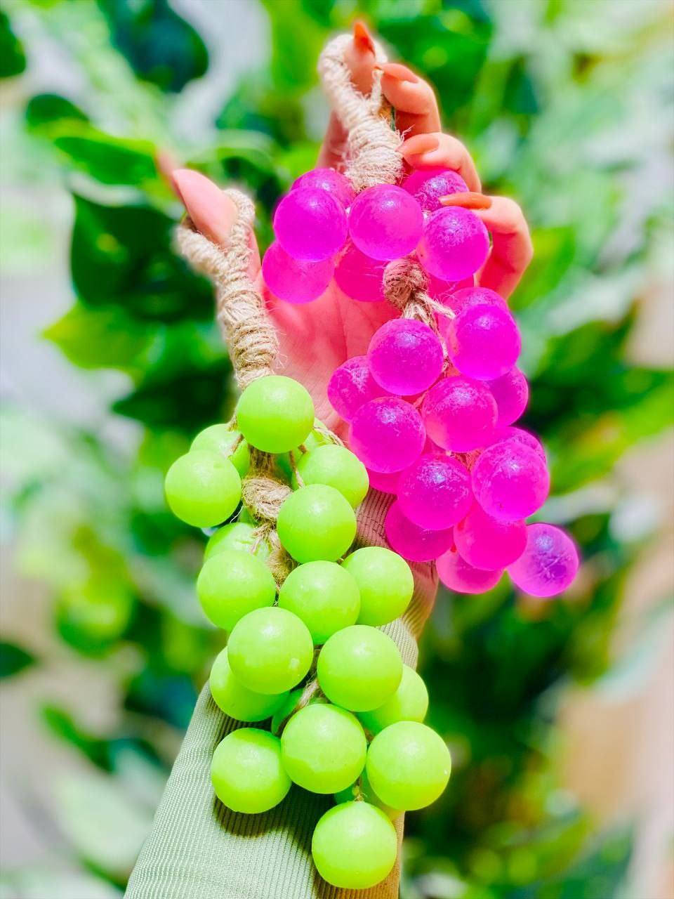 دللي بشرتك بسحر الطبيعة! 🍇✨
وصل الجمال والانتعاش! صابون العنب بتصميمه الفريد وريحتة اللي تاخذ العقل صار متوفر الآن.
• 🍇 شكل مميز: يضيف لمسة فنية وجمالية لحمامك.
• ✨ نعومة فائقة: ينظف البشرة بلطف ويتركها ناعمة كالحرير.
• 🌿 مكونات طبيعية: مستخلص بعناية ليعطيكِ إحساساً بالرفاهية.
• ✅ متوفر بألوان مبهجة (الأخضر والوردي) لتناسب ذوقك. 🟢💗
#الاصلي_100
#للحجز_والاستفسار_دايركت
#تصويرنا + #بوست


**إذا كنت صاحب هذا الإعلان وتريد حذفه لأي سبب، رجاءا أرسل رسالة إلى الدعم الفني**