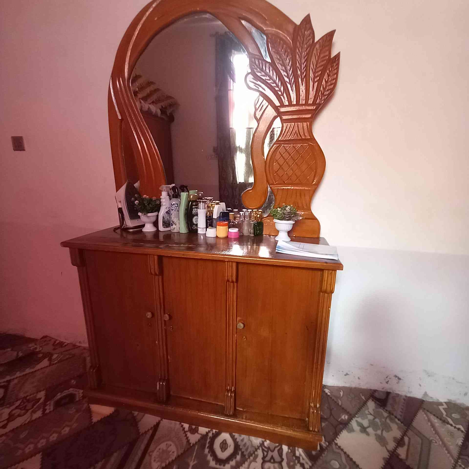 سلام عليكم غرفه نوم كامله للبيع 
السعر مناسب للاستفسار 
***********
