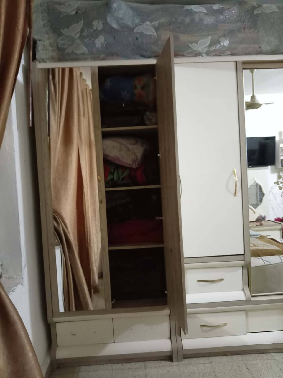 غرفة ضخمة قويه جداً تحتوي 9 قطع السعر 750 وبيها مجال بسيط مكان بغداد شراي يدخل خاص


**إذا كنت صاحب هذا الإعلان وتريد حذفه لأي سبب، رجاءا أرسل رسالة إلى الدعم الفني**
